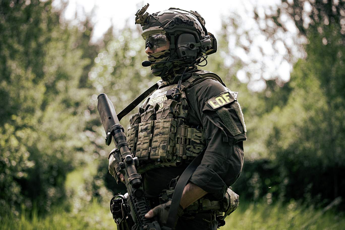 Pro-Fusion Rifle Magazine Pouches on a Police Officer wearing Multicam