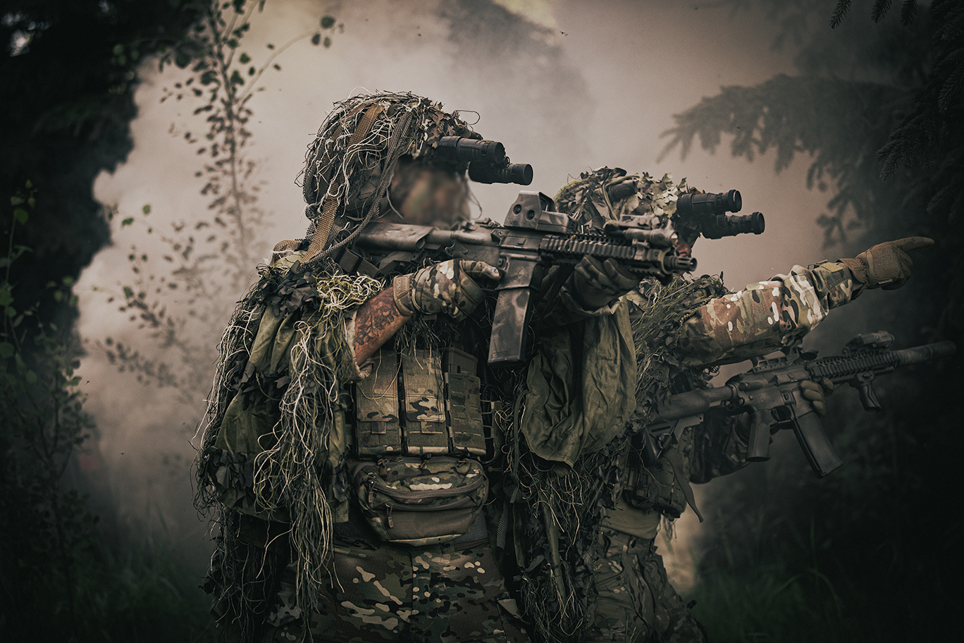 Pro-Fusion Rifle Magazine Pouches on Special Forces Soldiers wearing Multicam