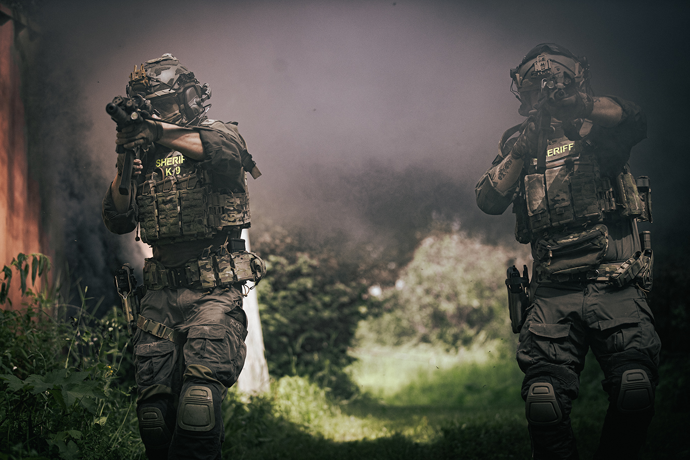 Pro-Fusion Rifle Magazine Pouches on Police Officers in Multicam