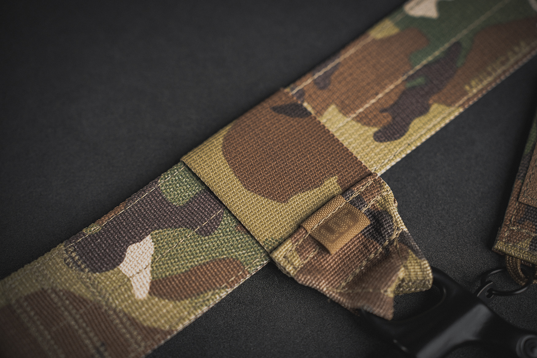 K9 GunFighter Lead Release showing fixed belt loop in Multicam