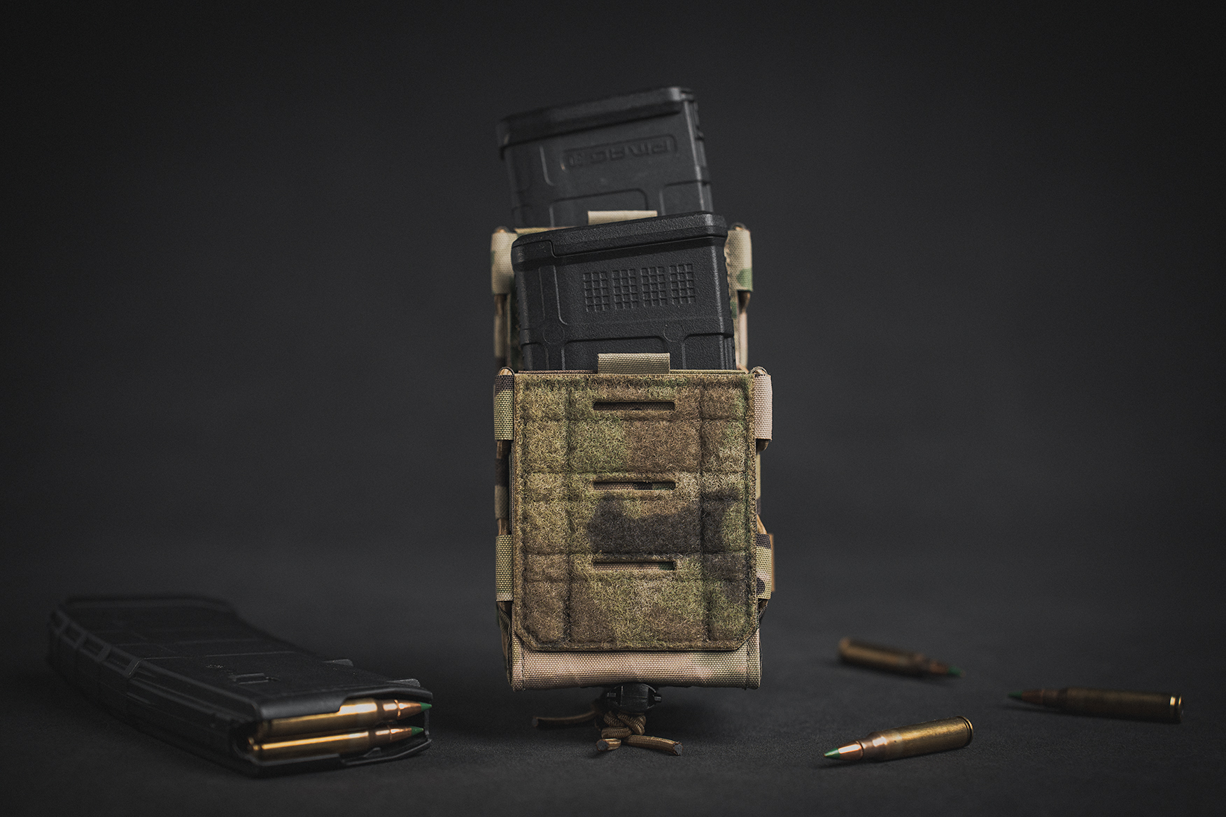 Pro-Fusion Staggered Double Rifle Magazine Pouch with Bungee Retention In Multicam Showing Open Top Body Retention
