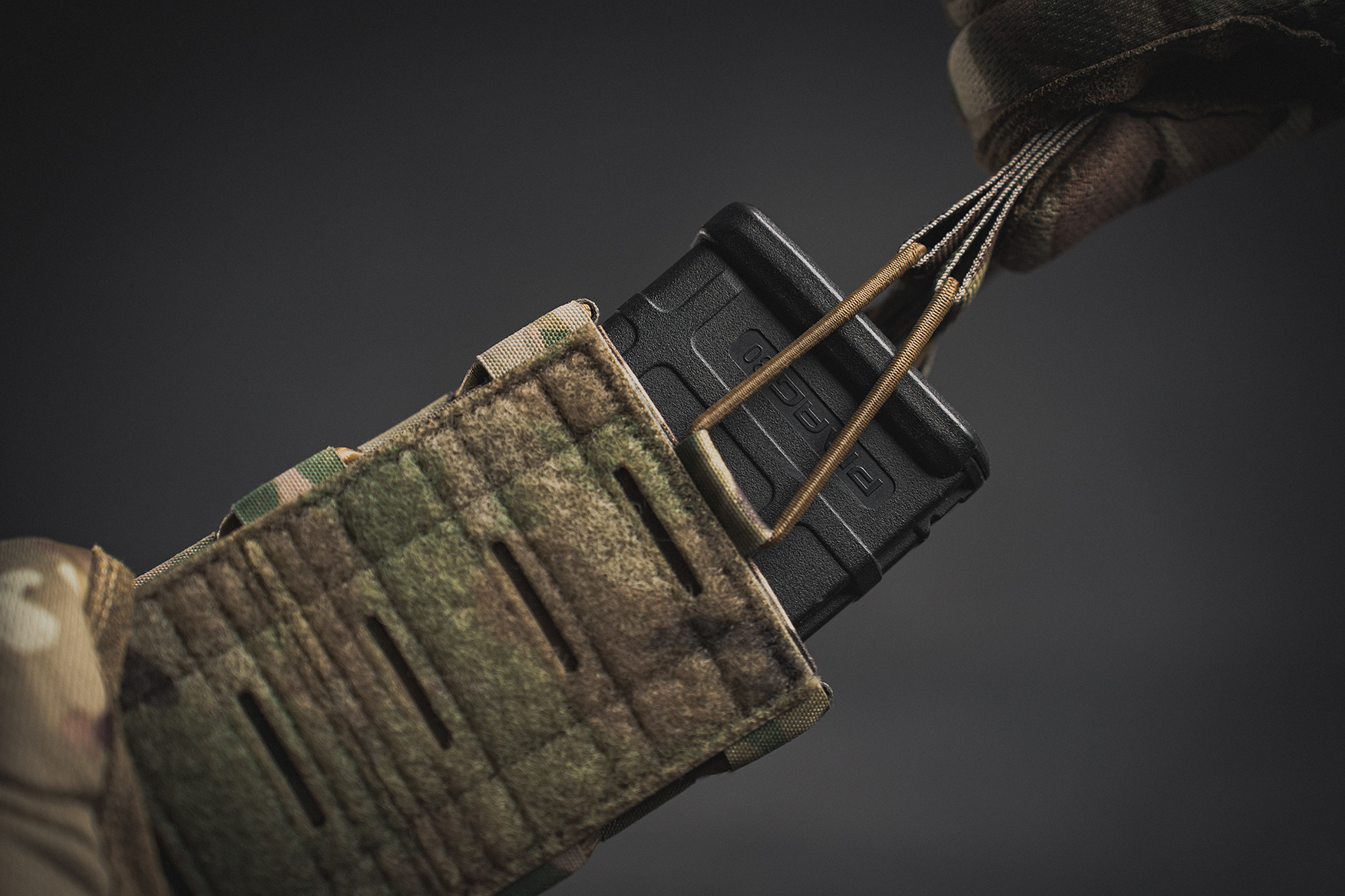 Pro-Fusion Double Rifle Magazine Pouch with Bungee Retention In Multicam Showing the Pull Tab